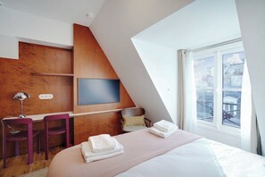 1 bedroom, laptop workspace, iron/ironing board, bed sheets - Elegant Studio - 2P - Republique (Paris)
