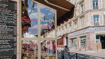 Apartment | Outdoor dining
