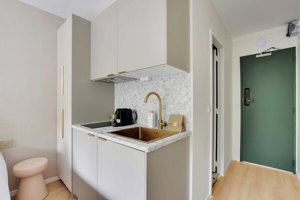 Apartment | Bathroom | Hair dryer - Modern "green Suites" Residence - Meudon/velizy (Meudon)