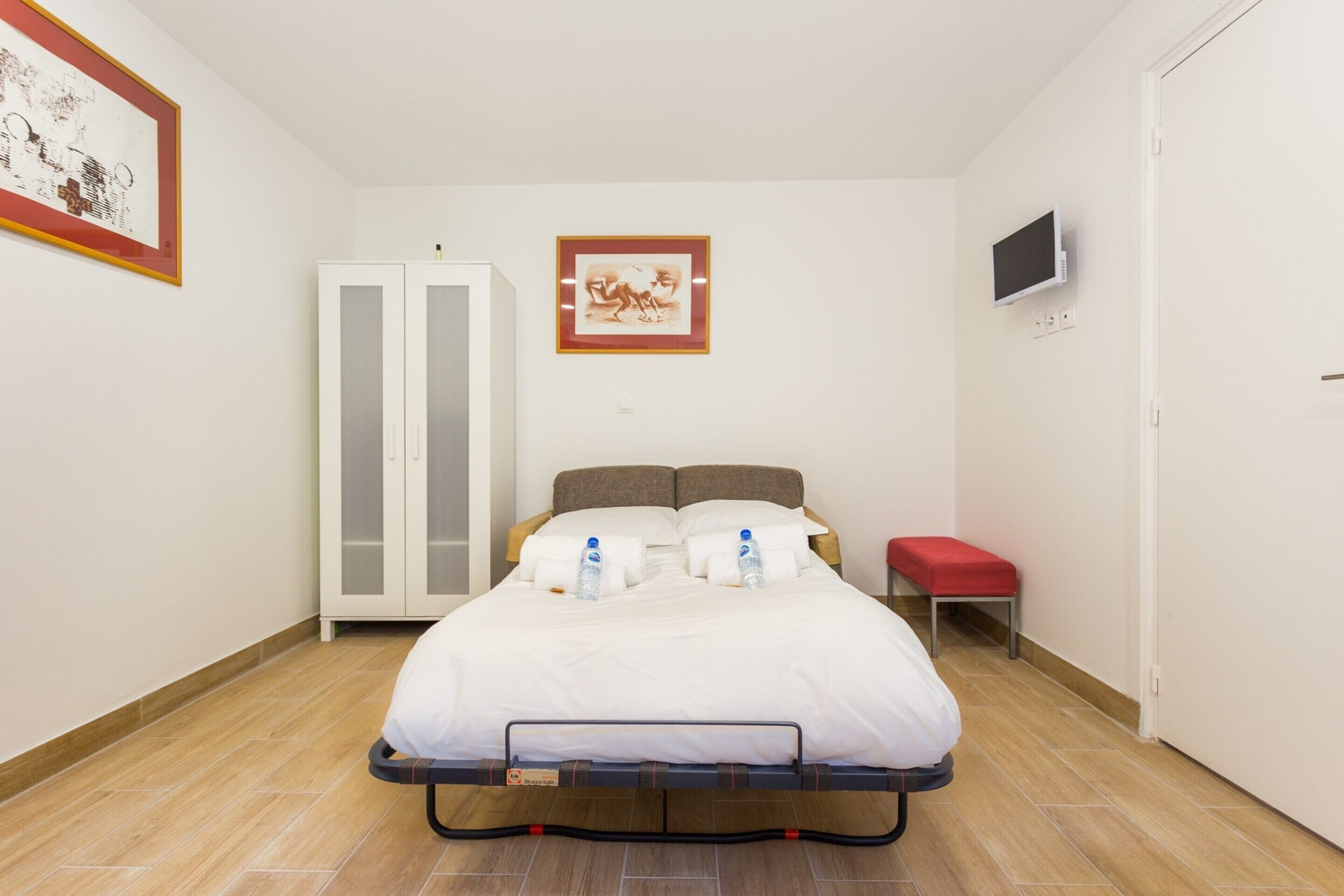 1 habitación y ropa de cama 