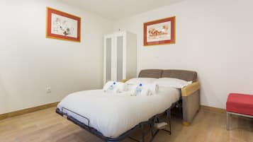 Apartment | 1 bedroom, bed sheets
