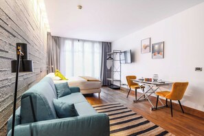 Apartment | Living area - Quiet Studio for 4 People - Passy (Paris)