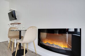 Apartment | Dining - Magnificent Studio - 2P - Near Bastille (Paris)