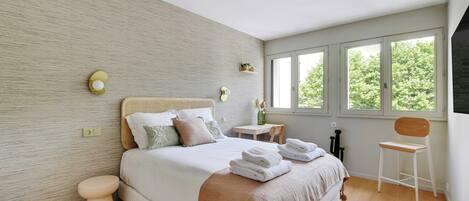 Apartment | 1 bedroom, laptop workspace, iron/ironing board, bed sheets