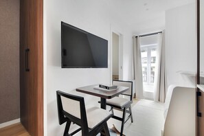 1 chambre, espace de travail pour ordinateur portable