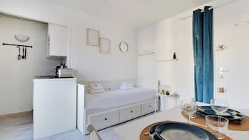 Appartement | 1 slaapkamer, een laptopwerkplek, een strijkplank/strijkijzer