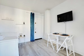 Apartment | Dining