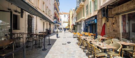 Apartment | Outdoor dining