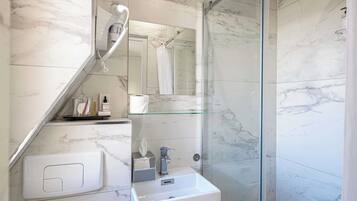 Apartment | Bathroom | Towels