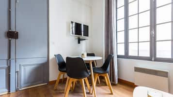 Apartment | Dining
