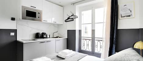 Apartment | 1 bedroom, laptop workspace, iron/ironing board, bed sheets