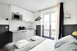 Apartamento | 1 quarto, espaço de trabalho para notebook
