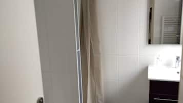 Apartment | Bathroom