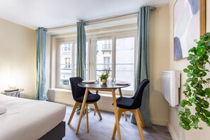 Apartment | 1 bedroom, laptop workspace, iron/ironing board, bed sheets - Cosy Studio for 2 People - Luxembourg (Paris)