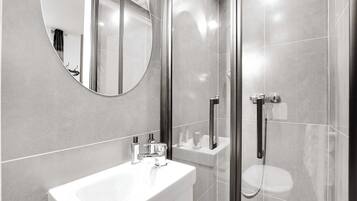 Apartment | Bathroom | Towels