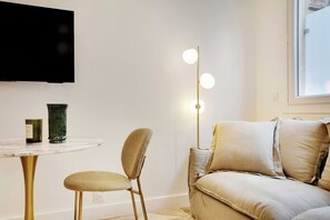 Living area - Peaceful Chic Studio - 2P - Arc de Triomphe (Paris)