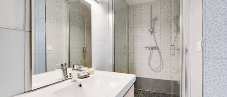 Apartment | Bathroom | Hair dryer