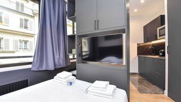 1 Schlafzimmer, laptopgeeigneter Arbeitsplatz, Bügeleisen/Bügelbrett