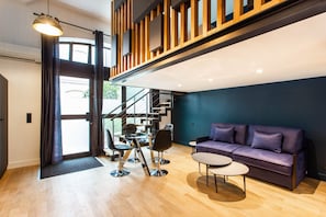 Interior - Modern Studio for 4 People - Arc de Triomphe (Paris)