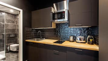 Apartment | Private kitchen | Cookware/dishes/utensils