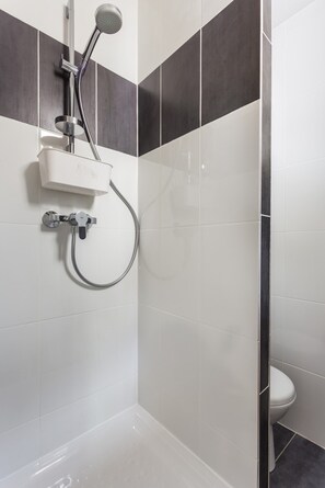 Apartment | Bathroom