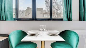 Apartment | Dining