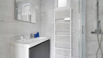 Apartment | Bathroom