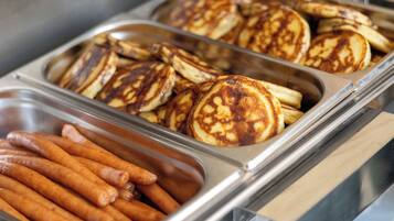 Desayuno buffet (PLN 39 por persona)