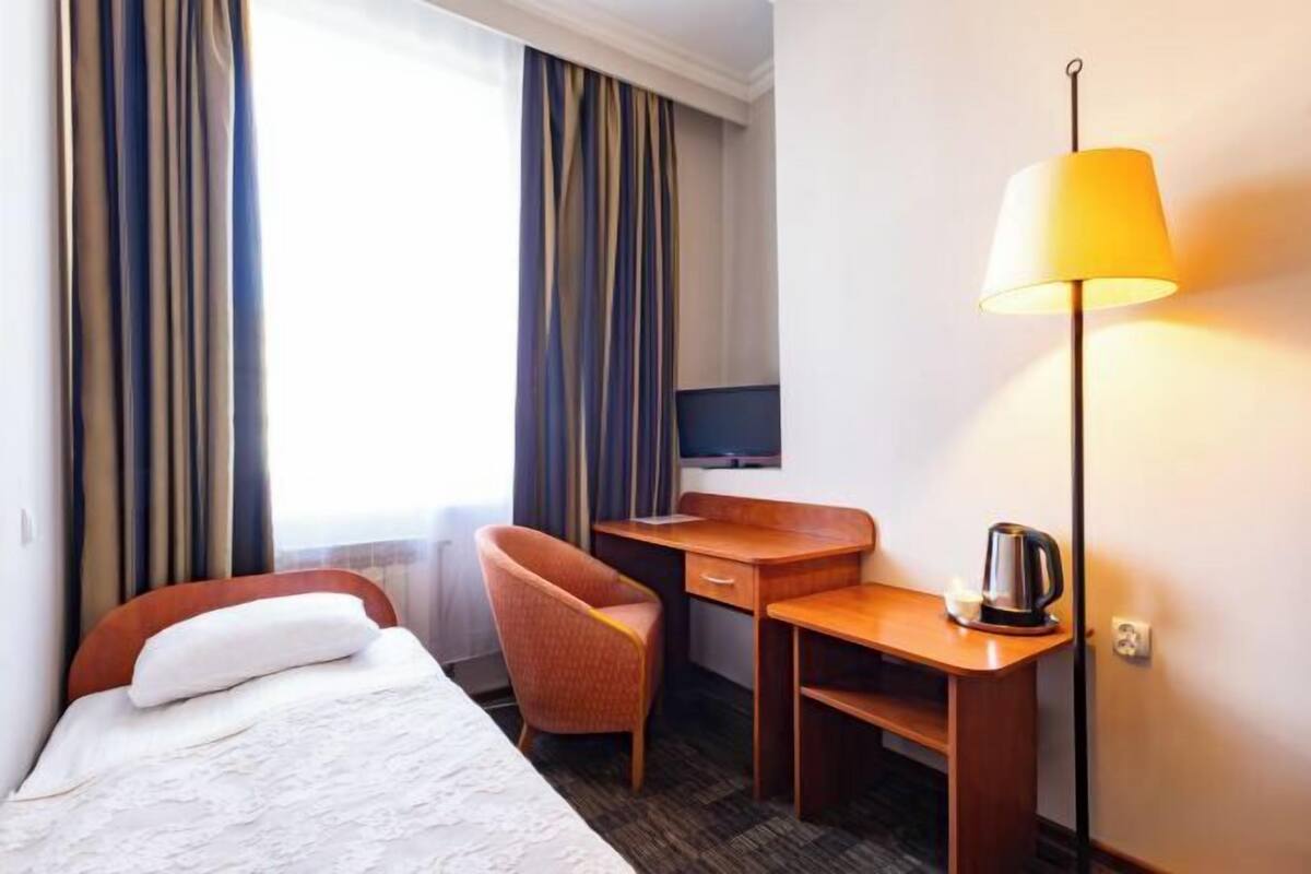 Iron/ironing board, free WiFi