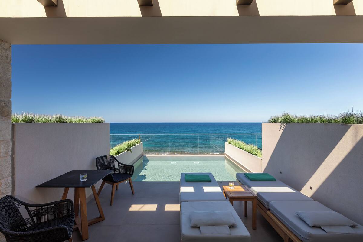 Ivory Gold Suite Seaview Individual Pool | Beach/ocean view