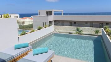 Ivory Gold Suite Side Seaview Individual Pool | Zimmersafe, laptopgeeigneter Arbeitsplatz, Verdunkelungsvorhänge