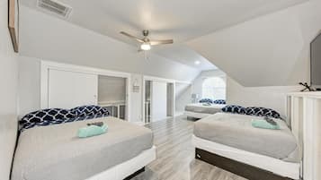 5 bedrooms, desk, iron/ironing board, travel cot