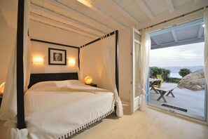4 habitaciones, tabla de planchar con plancha, wifi y ropa de cama