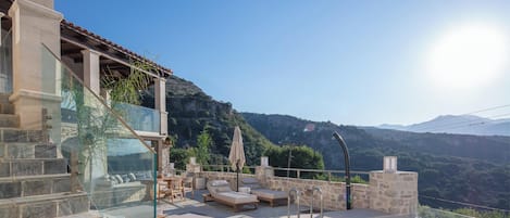 Luksusvilla, privat basseng, fjellutsikt | Utsikt fra rommet