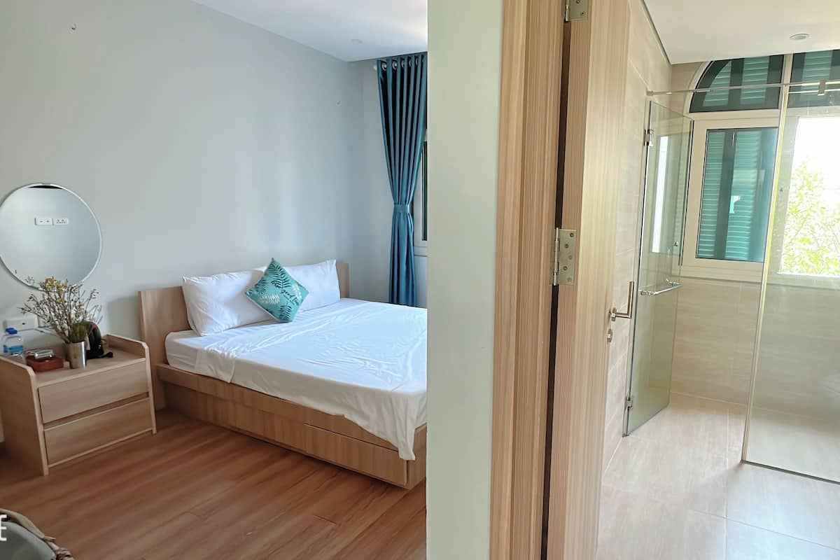 5 bedrooms, desk, soundproofing, free WiFi