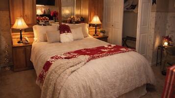 2 bedrooms, in-room safe, iron/ironing board, free WiFi