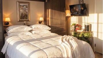 2 bedrooms, in-room safe, iron/ironing board, WiFi (free)