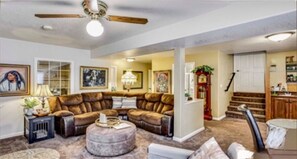 Smart-tv, pejs, videospil, bordtennisbord