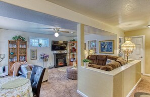 Smart TV, fireplace, video games, table tennis