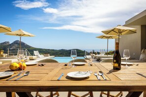 Outdoor dining - Villa Elysian is a spacious villa for 8 people (Mariou)