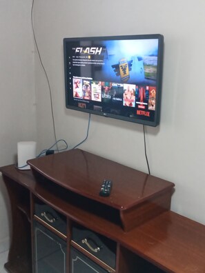 Interior - Comfortable and simple stay with air conditioning (Araçatuba)
