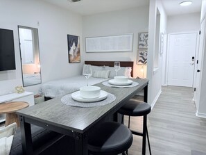 1 bedroom, desk, iron/ironing board, WiFi