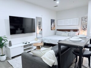 1 bedroom, desk, iron/ironing board, WiFi - New OSU Studio w/King Bed (Stillwater)