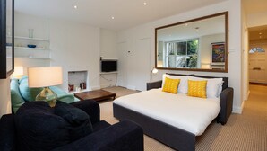 Unclassified image, 2 of 16, button - The Bayswater Garden Apartment (London)
