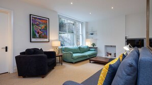 Unclassified image, 5 of 16, button - The Bayswater Garden Apartment (London)