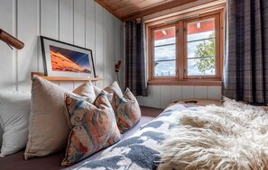 4 soverom, reiseseng for barn og wi-fi (inkludert)