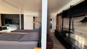 1 Schlafzimmer, Schreibtisch, Bügeleisen/Bügelbrett, kostenloses WLAN