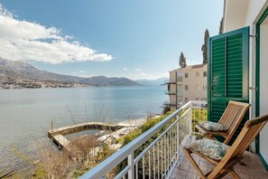 Villa | Property grounds - Detached Villa/njivice/sleeps6/stunning Views/wifi (Igalo)