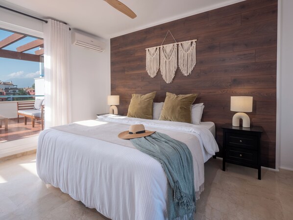 4 bedrooms, iron/ironing board, travel crib, free WiFi