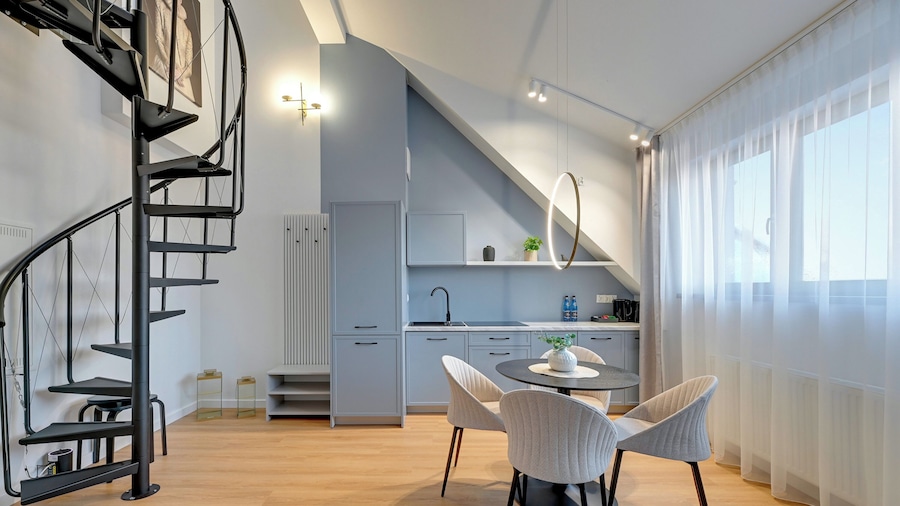 Waterlane Vintage Fitness & Gym by Downtown Apartments